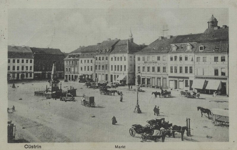 Historische Fotos von Küstrin Altstadt - Marktplatz mit Hof-Apotheke *1